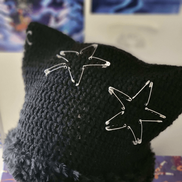Bonnet chat étoiles épingles