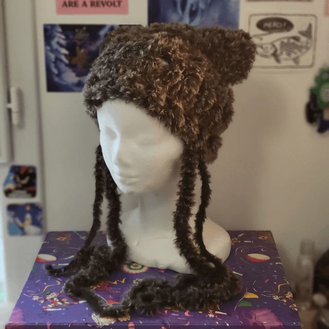 Bonnet chat fluffy